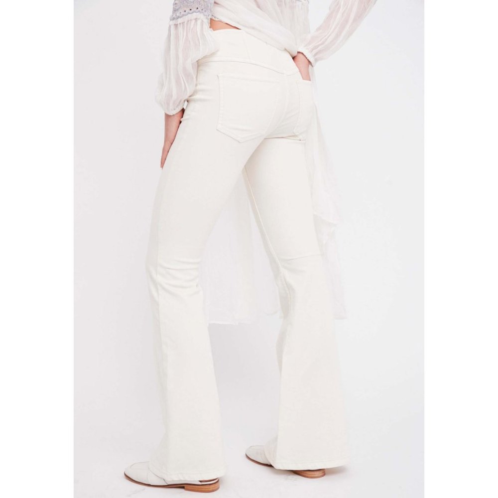 NWT Free People Penny Pull On Flare Jeans / Worn White - Picture 2 of 5